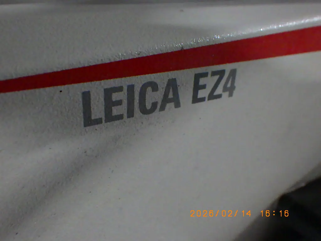 ライカ Leica EZ4 銘板写真(2/2)