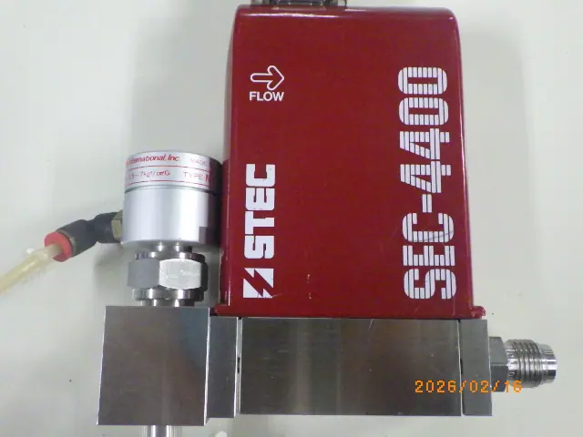 堀場エステック Stec SEC-4400RC 外観写真(1/2)