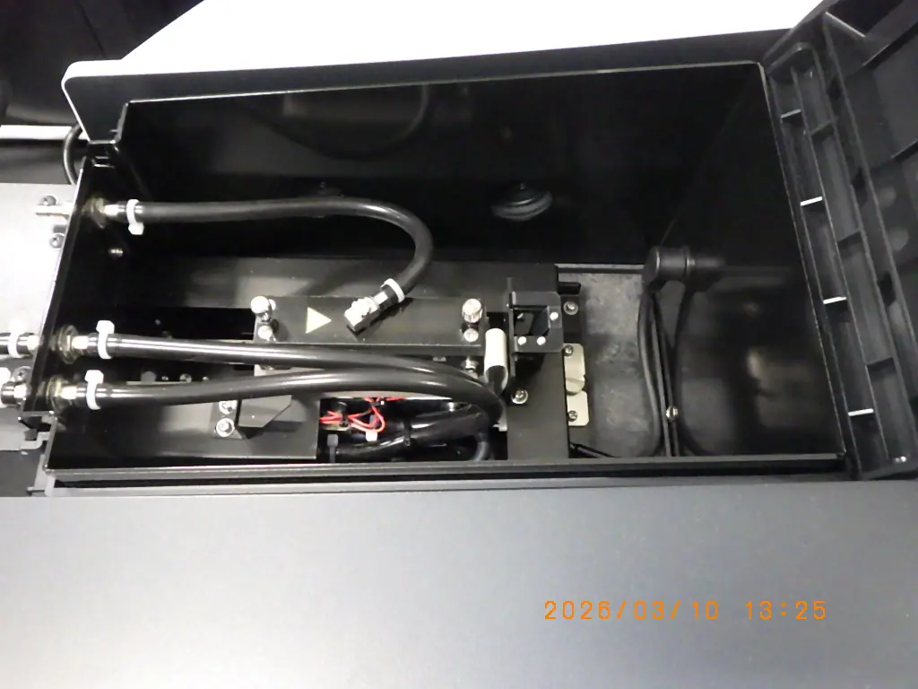 島津製作所 Shimadzu UV-2600i 銘板写真(2/2)