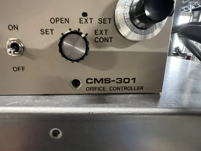 アネルバ ANELVA CMS-301 外観写真(1/2)